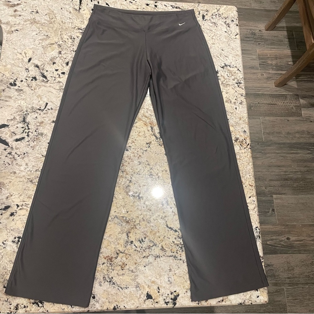 Nike fit dry woman's flare leg gray color performance athletic pants siz…
